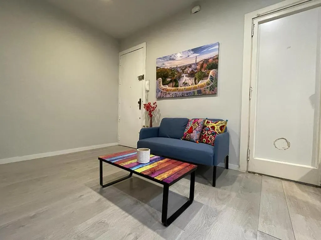 By Plaza Universidad Rooms location